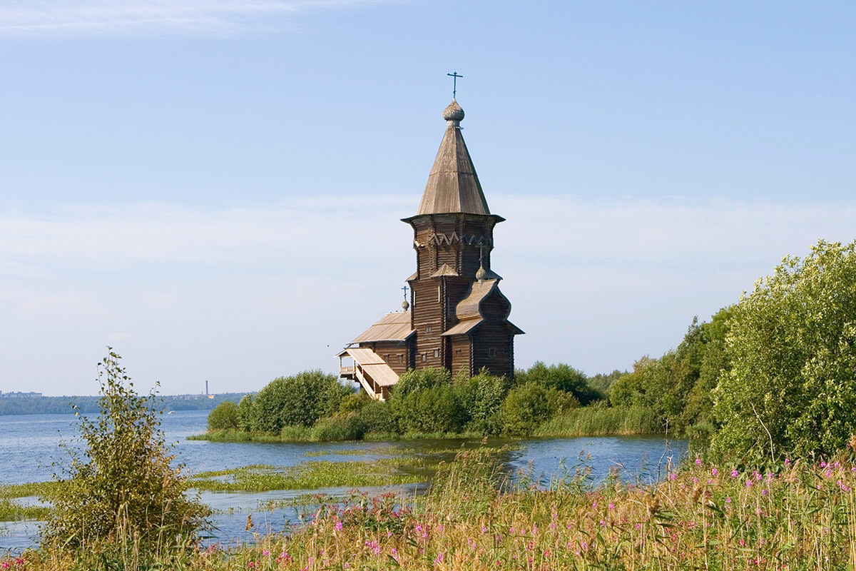 Церковь Успения Пресвятой Богородицы на Онежском озере