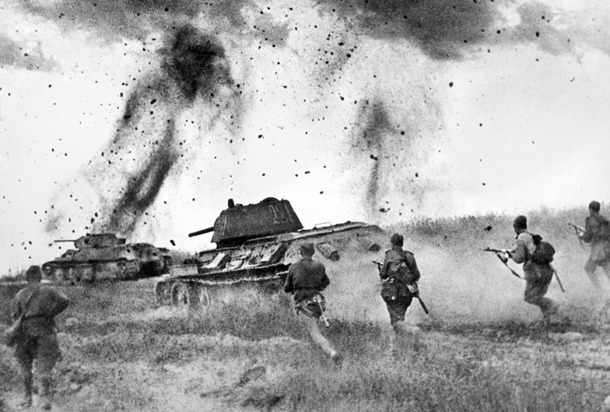 Angriff der sowjetischen Panzerarmee 5. Garde während der Schlacht von Kursk.
