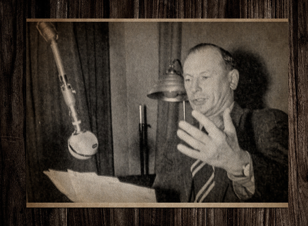 Pyotr Sokolov merekam siaran propaganda di radio.
