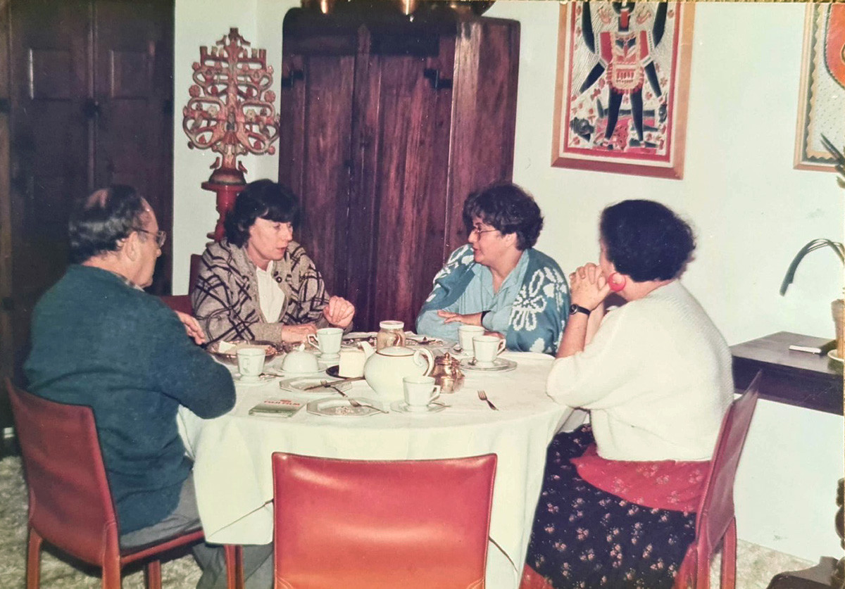 Boris Schnaiderman, Klara Gourianova, Elisabet Moreira e Jerusa Pires Ferreira. 1986, São Paulo.