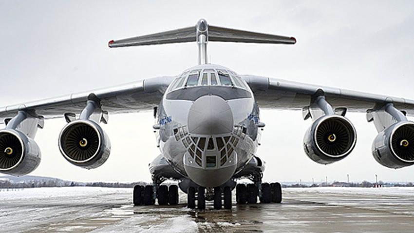 Pesawat angkut militer Il-76.