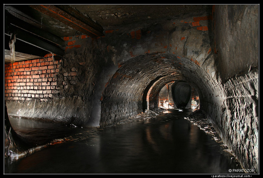 チョルトリー川のトンネル