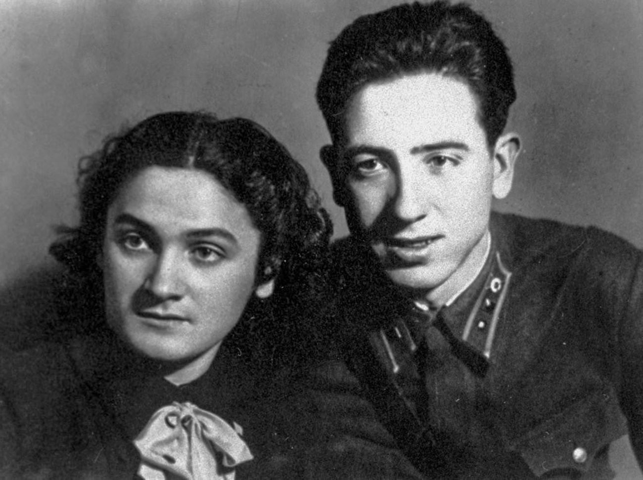 Rubén Ruiz Ibárruri with his sister Amaya.