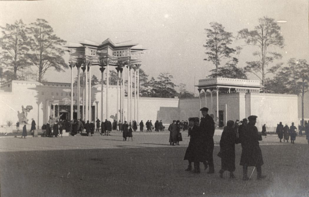 Il padiglione della Repubblica Socialista Sovietica Uzbeka in una foto del 1939-40