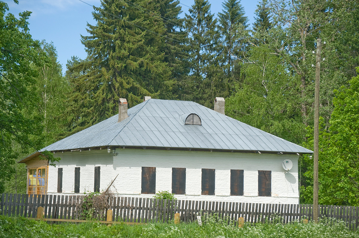Tsypinsky Pogost. Parish house (priest's house) at Church of Elijah the Prophet. June 1, 2014