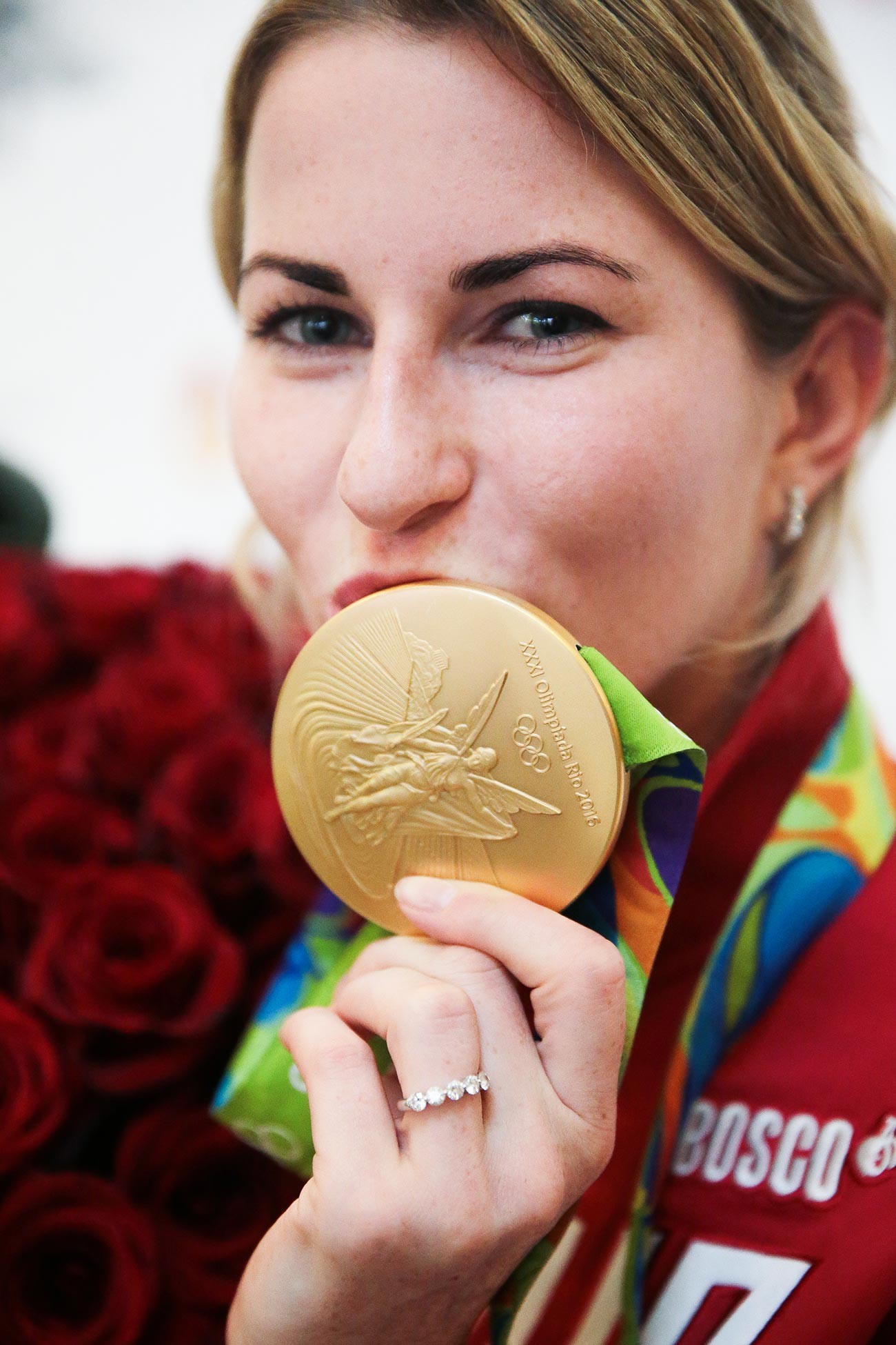 La campeona olímpica de florete, Inna Deriglazova, en el aeropuerto de Sheremetievo