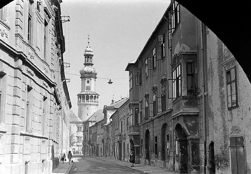 Imagen de las calles de Sopron en 1956.
