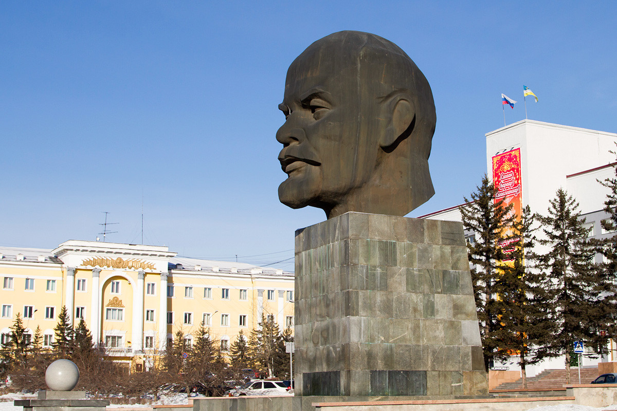 Памятник В.И.Ленину в Улан-Удэ