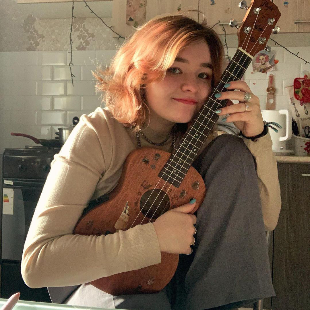 Aljona, la ragazza di Cheljabinsk che con un corso di chitarra online ...