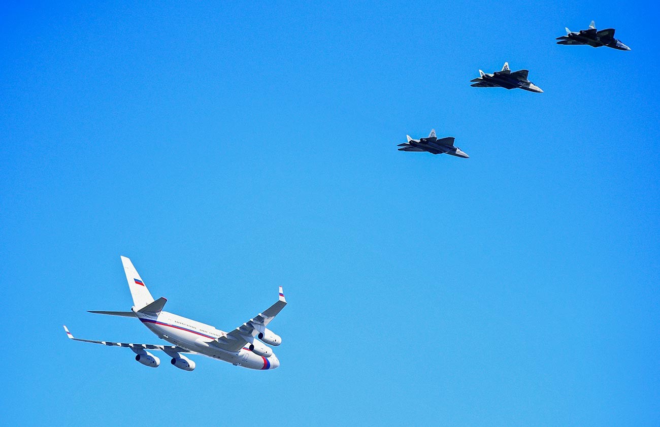 Su-57 fighters are escorting the plane of Russian President Vladimir Putin on its way to Akhtubinsk.