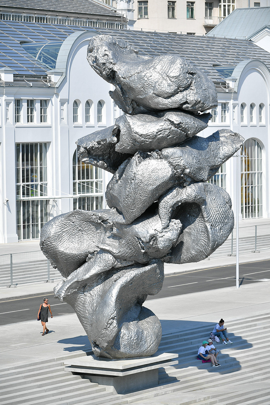 The sculpture symbolizes raw material and all that can come of it in the future