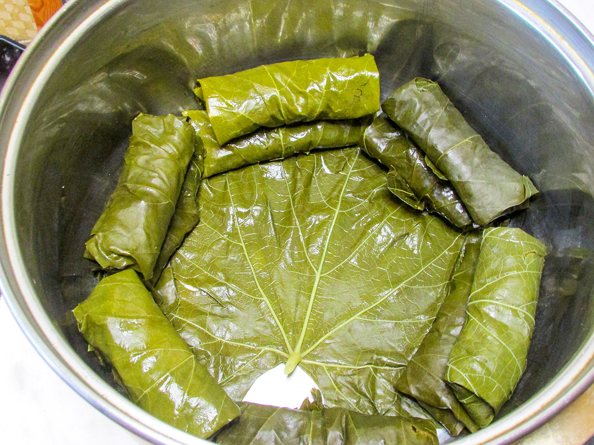 Authentic Caucasian dolma with local flair (RECIPE) - Russia Beyond
