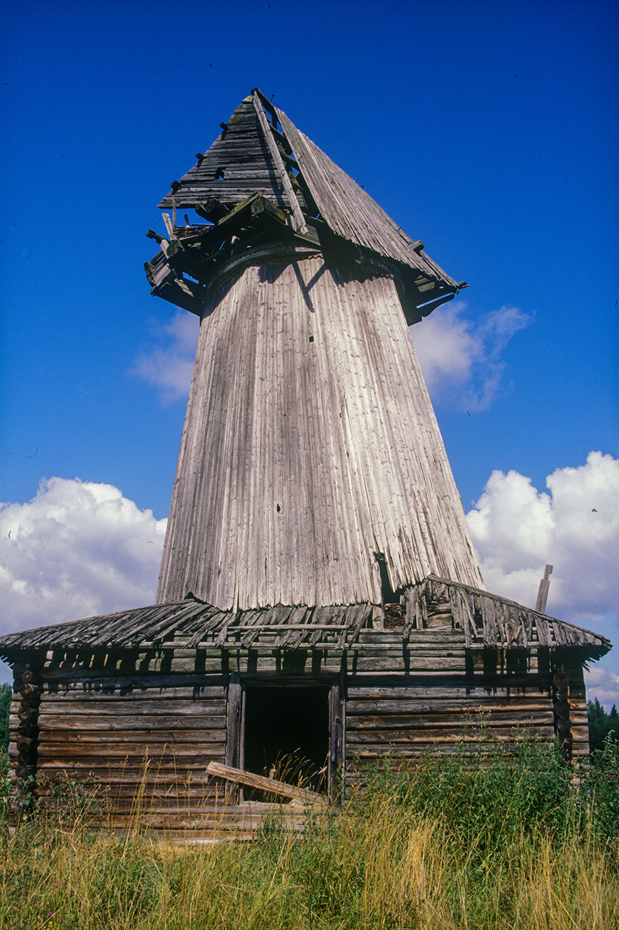  Zakharyevo. Remnants of tower windmill. August 7, 2001