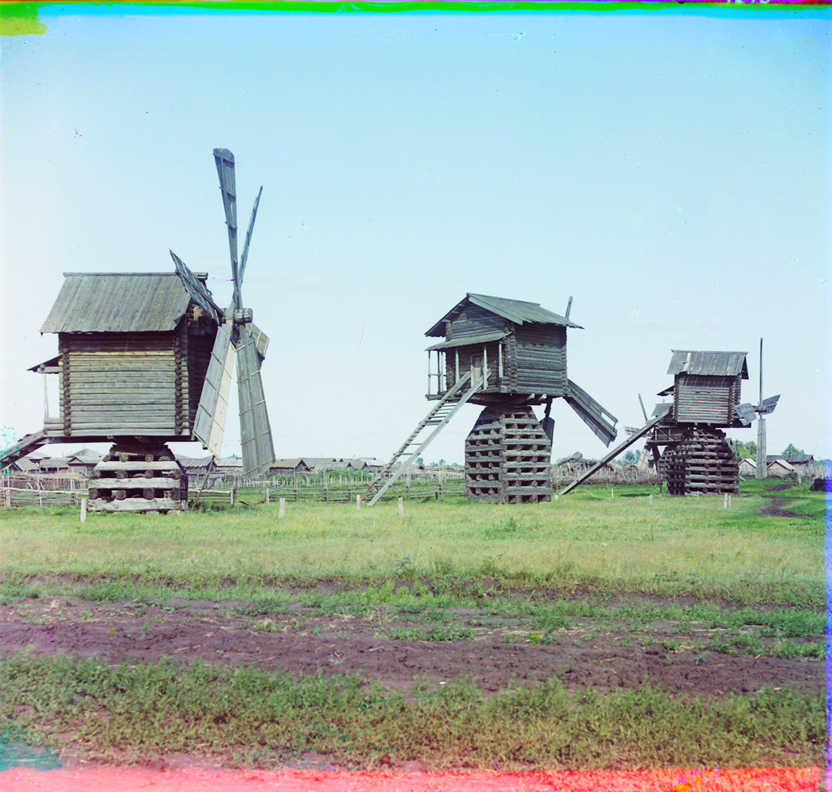 Near Yalutorovsk. Post windmills. Summer 1912