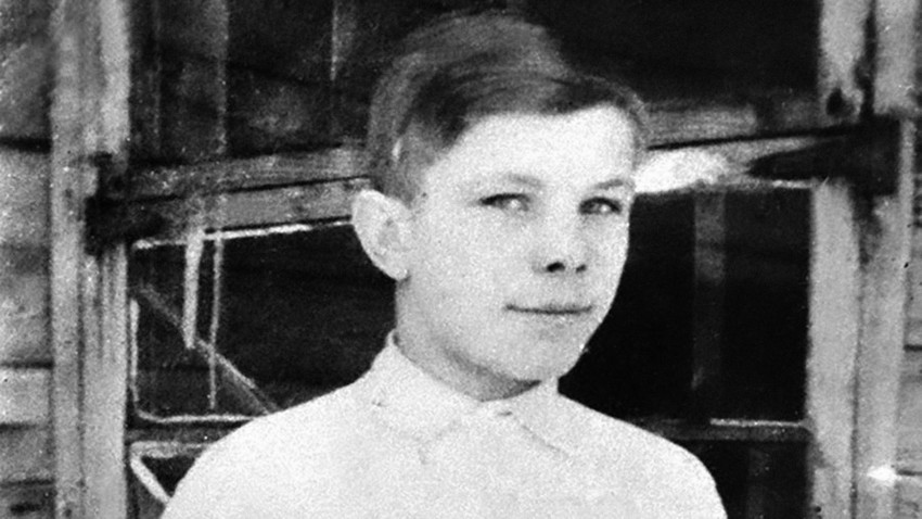 Какви са били великите руснаци като деца: Юрий Гагарин - Russia Beyond ...