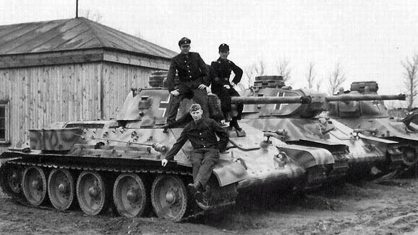 Пленени от немците съветски Т-34-76

