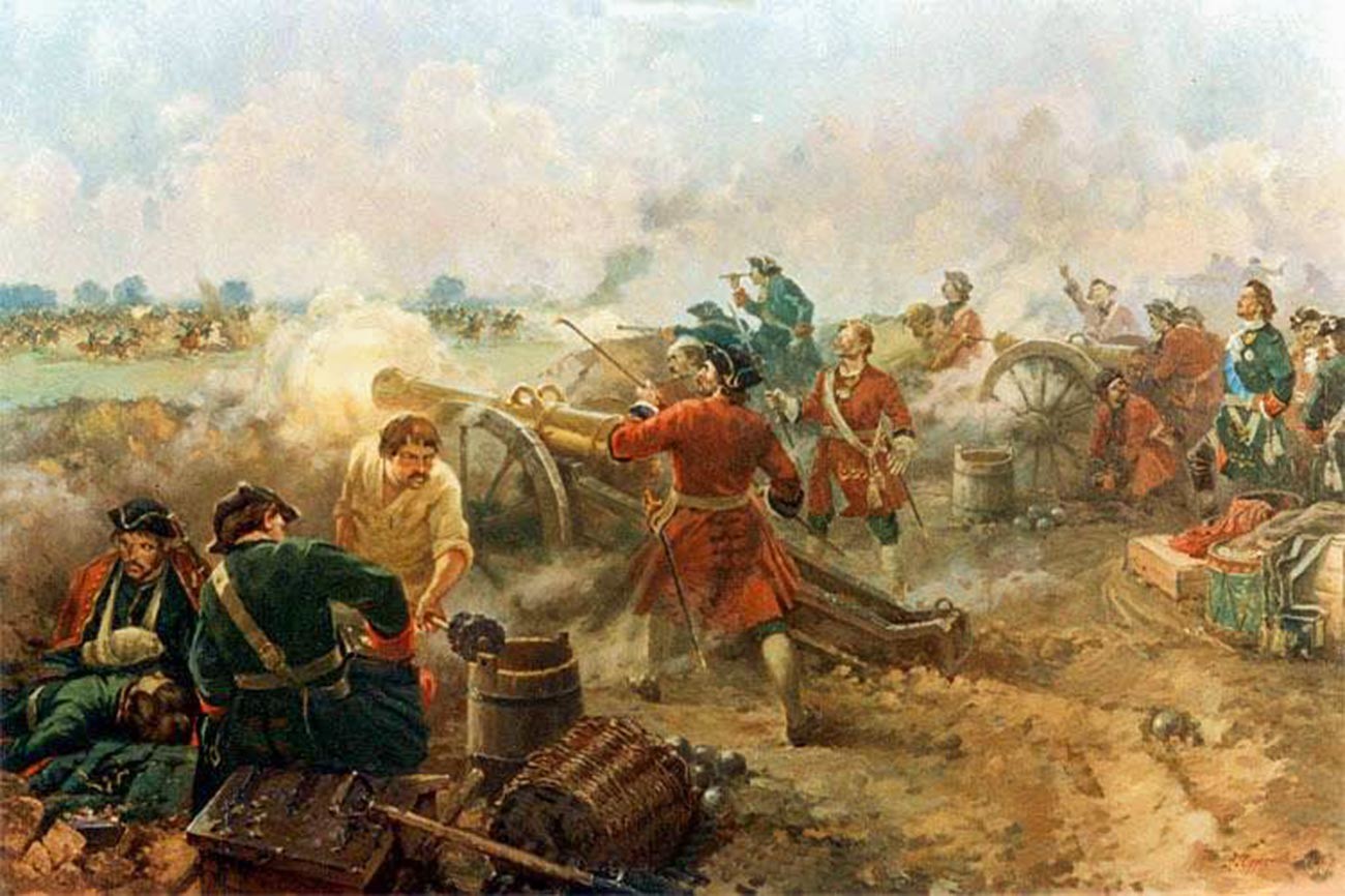 Detail des Dioramas der Schlacht von Poltawa, das russische Artillerie darstellt, die aus einer verschanzten Position gegen die schwedische Kavallerie feuert.