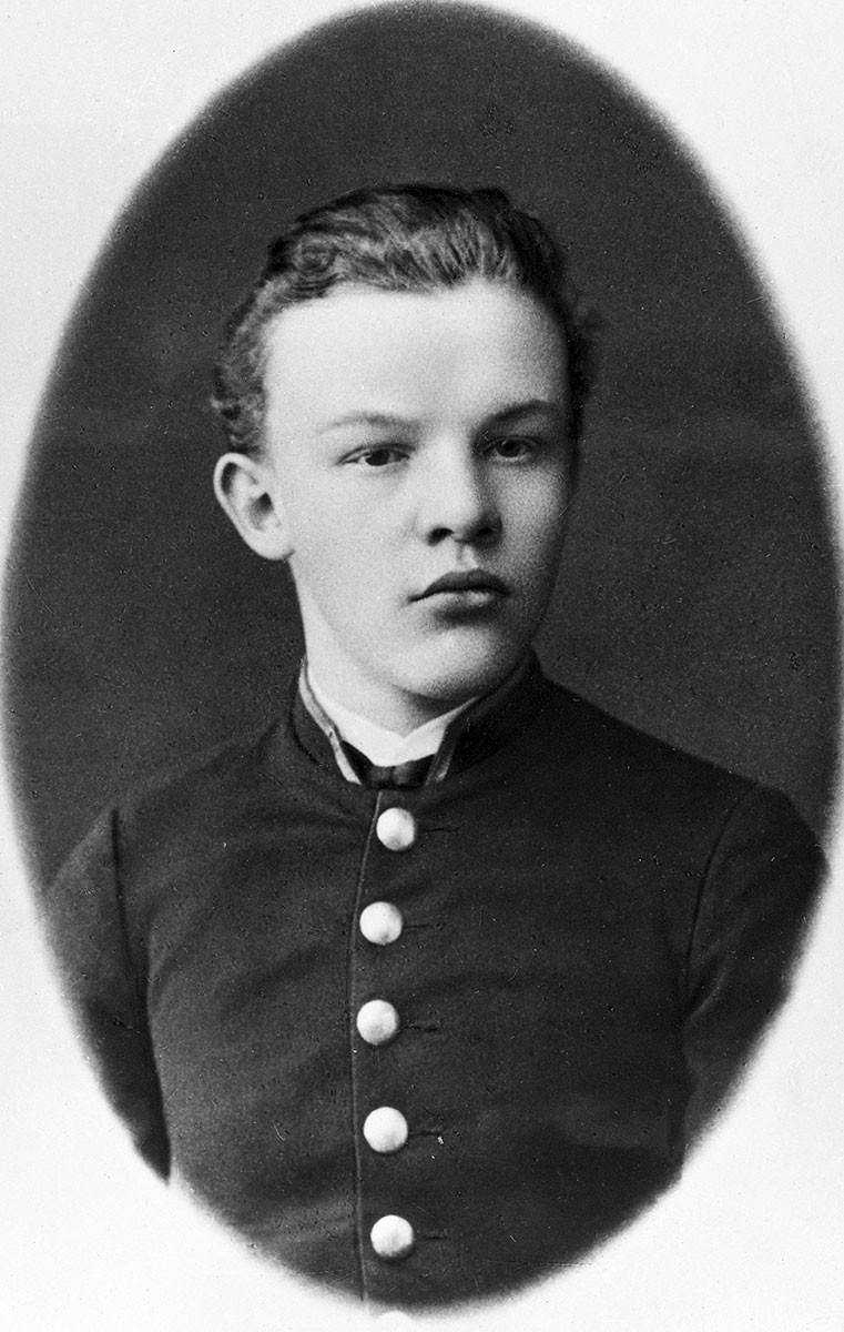 Vladímir Uliánov el año de su graduación en el Gimnasio nº 3. 1887. 