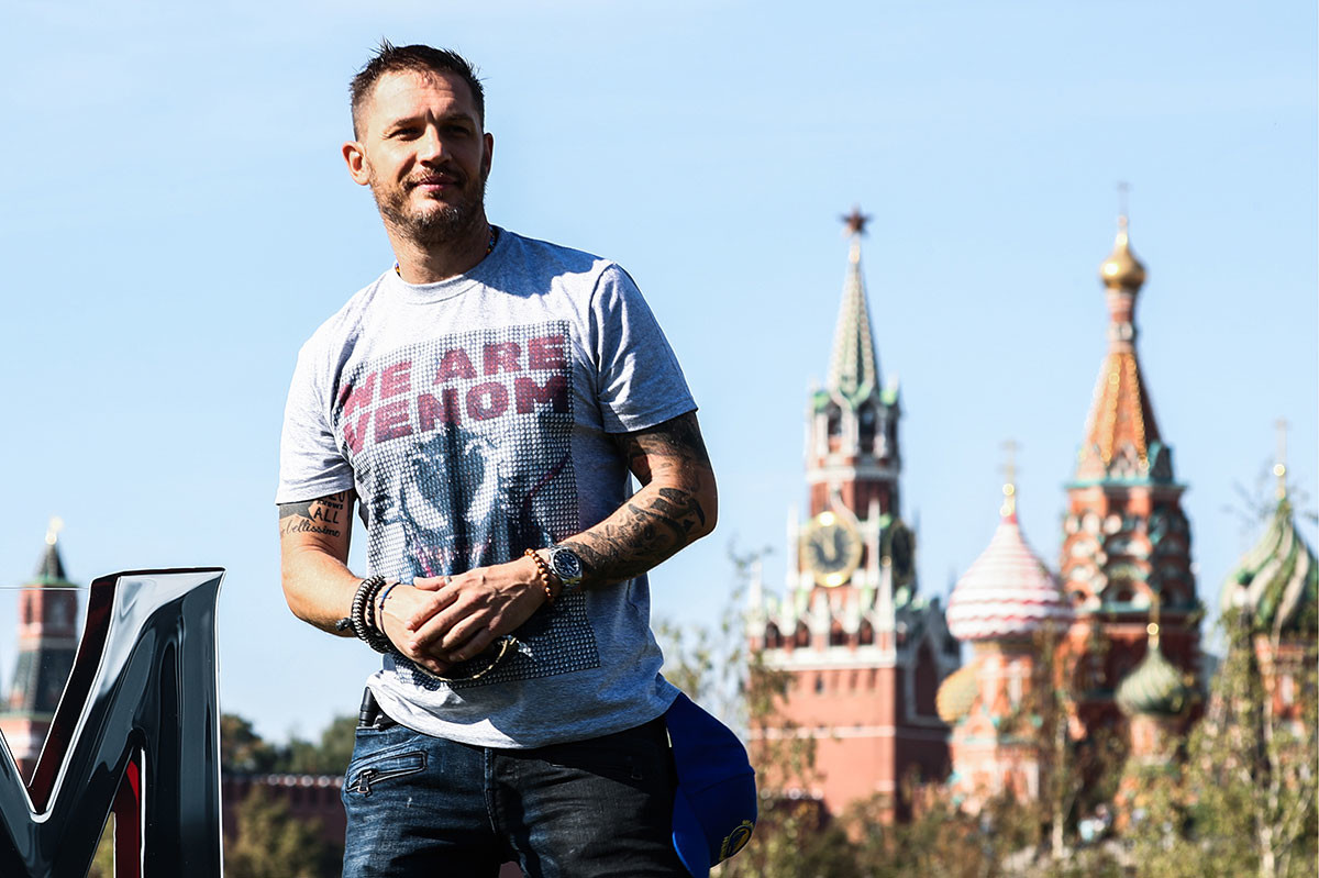 Tom Hardy in Moscow's Zaryadye Park next to the Kremlin