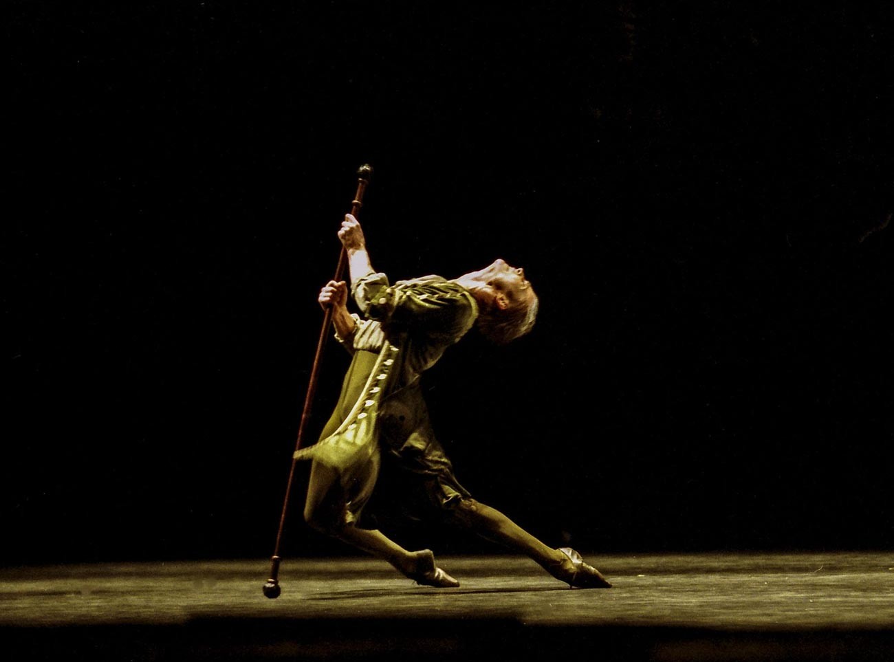Albert Galitchanine dans le rôle de Molière dans Molière Passion, ou The Mask of Don Juan. Théâtre Boris Eifman, 2001