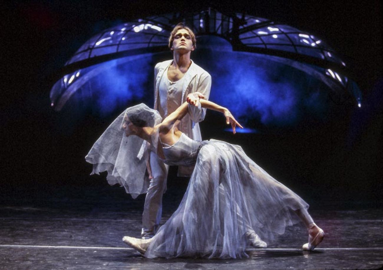 Elena Kouzmina et Igor Markov dans Giselle rouge. Théâtre Boris Eifman, 1997