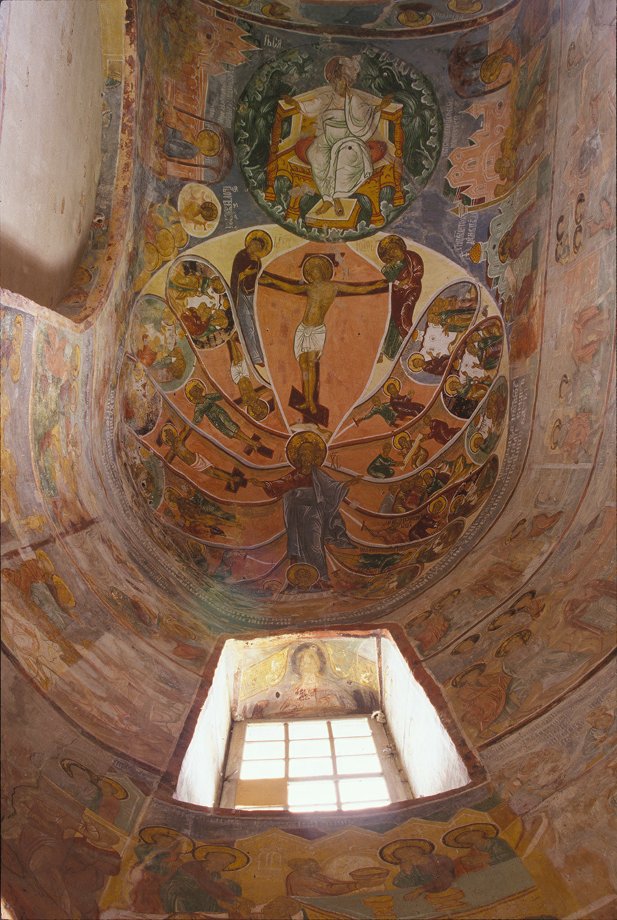 Cathedral of the Annunciation. Diaconicon (right part of apse). Ceiling fresco of Passions (martyrdom) of the Apostles, with Christ in the center and Christ crucified beneath image of Lord God Sabaoth. June 20, 2000
