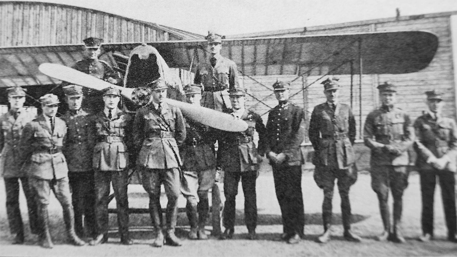 Pripadniki 7. eskadrilje v Lvivu leta 1920