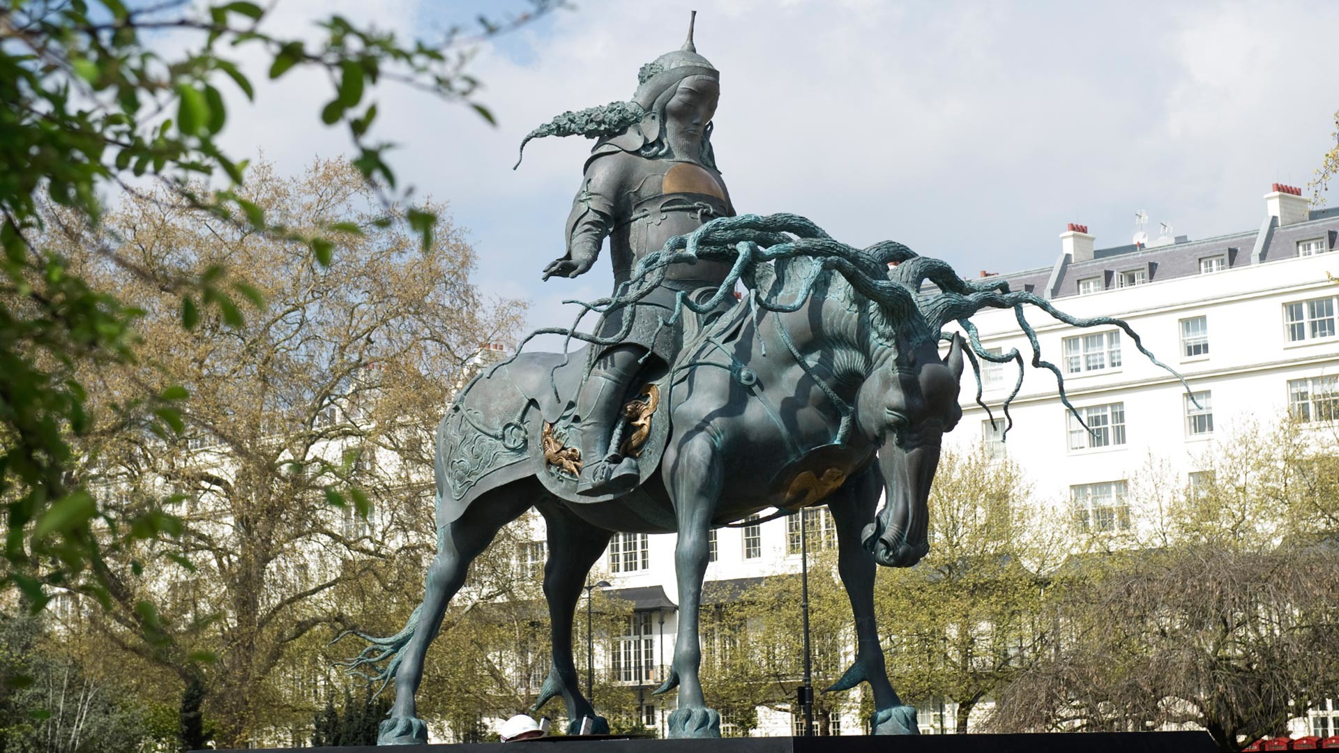 2年前にロンドンのハイドパークに建てられたチンギスハンの銅像