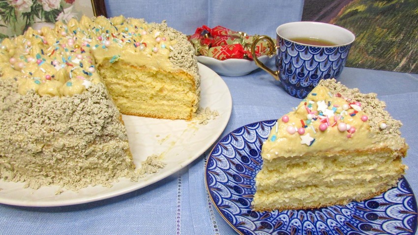 You’ll be tempted to devour this delicious Soviet-era cake like there’s no tomorrow.