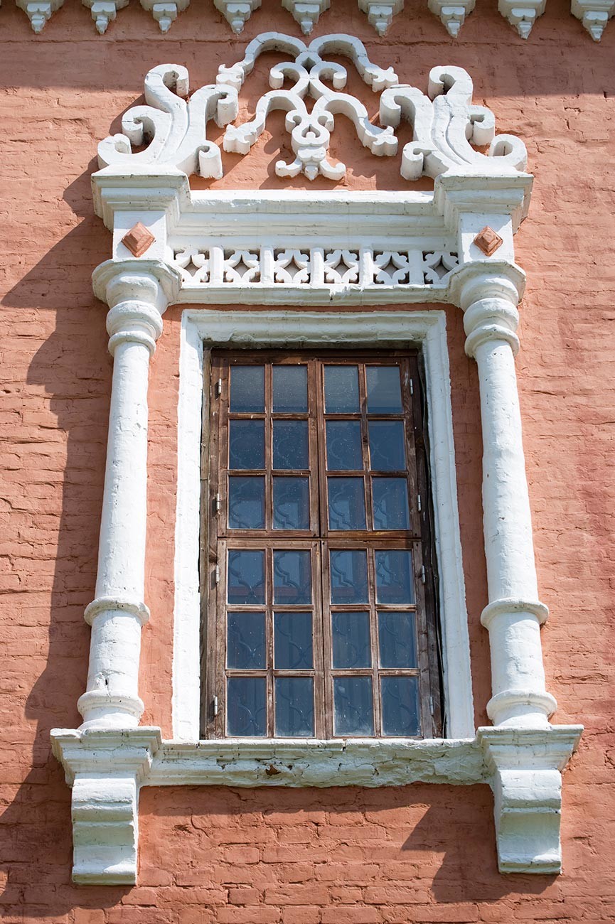 Stroganov Chambers. Main facade, decorative window surround. June 9, 2011