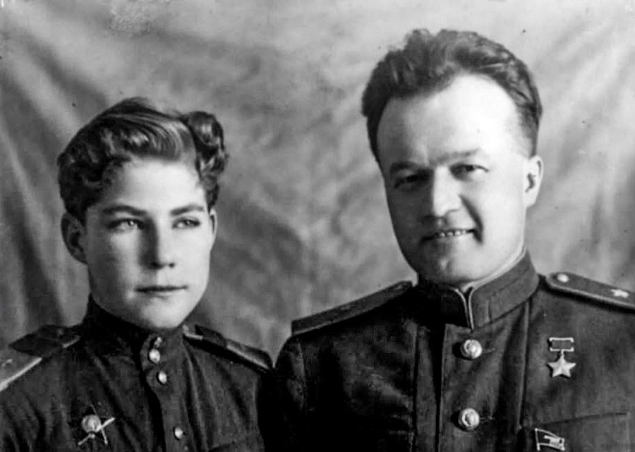 Nikolái Kamanin con su hijo Arkadi, 1944