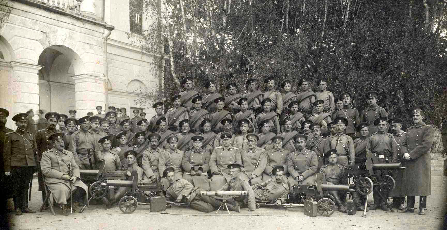 Oficiales del 88º Regimiento de Infantería Petrovski, 1911