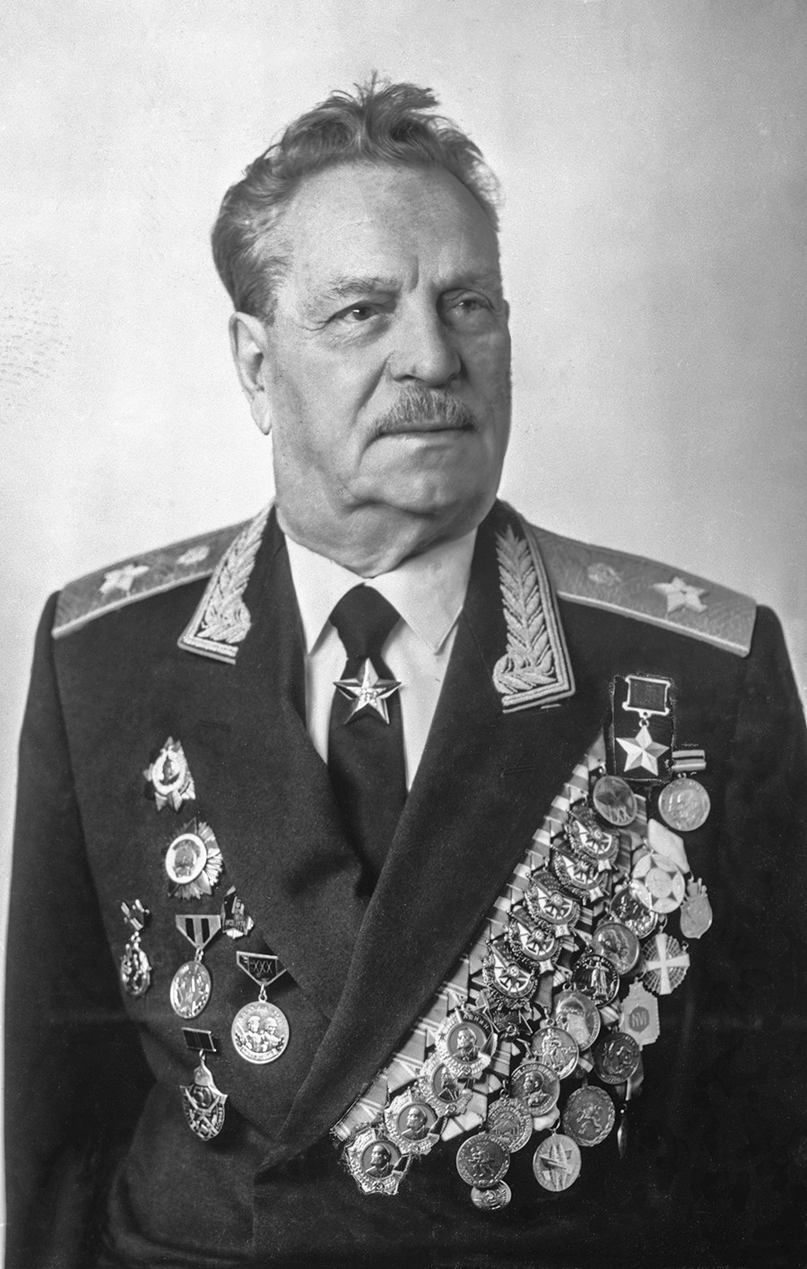 СССР, 18. август 1978. Херој Совјетског Савеза генерал армије Иван Владимирович Тјулењев.