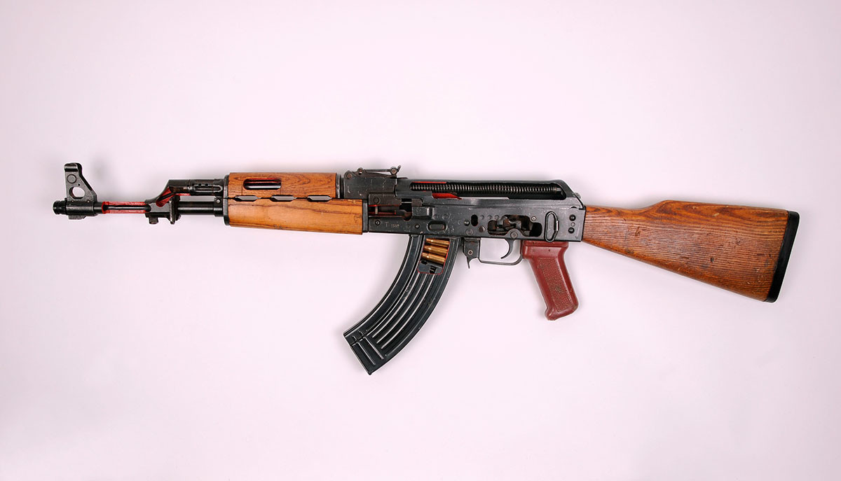 Ein Armorer's Cut Away AK47 mit Innenleben. Dies ist eine irakische Tabuk-Version der Kalaschnikow.