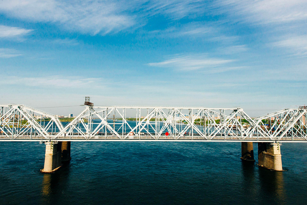 エニセイ川に架かる鉄橋