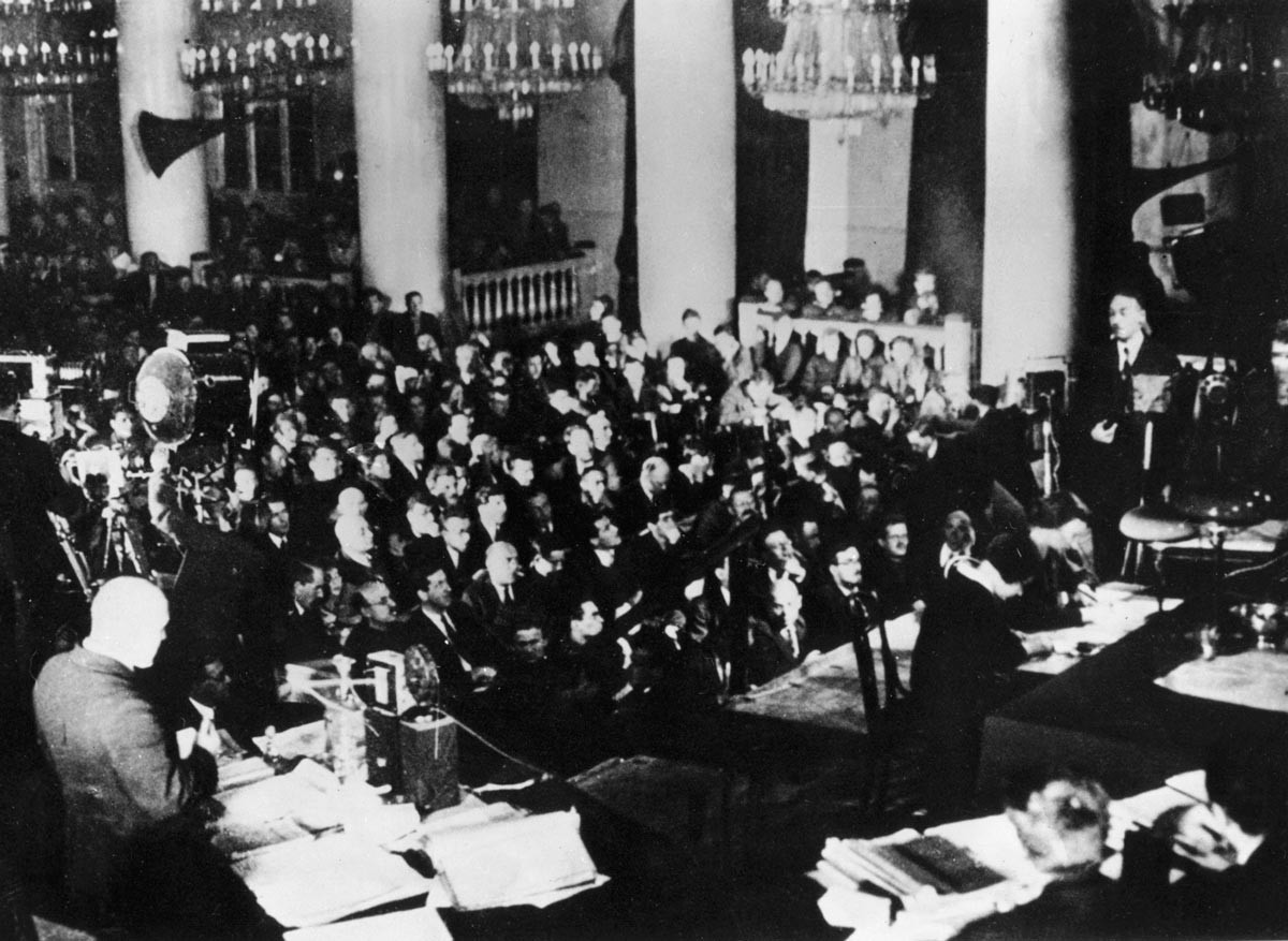 Нарком юстиции Крыленко на одном из судебных процессов в 1936 году.