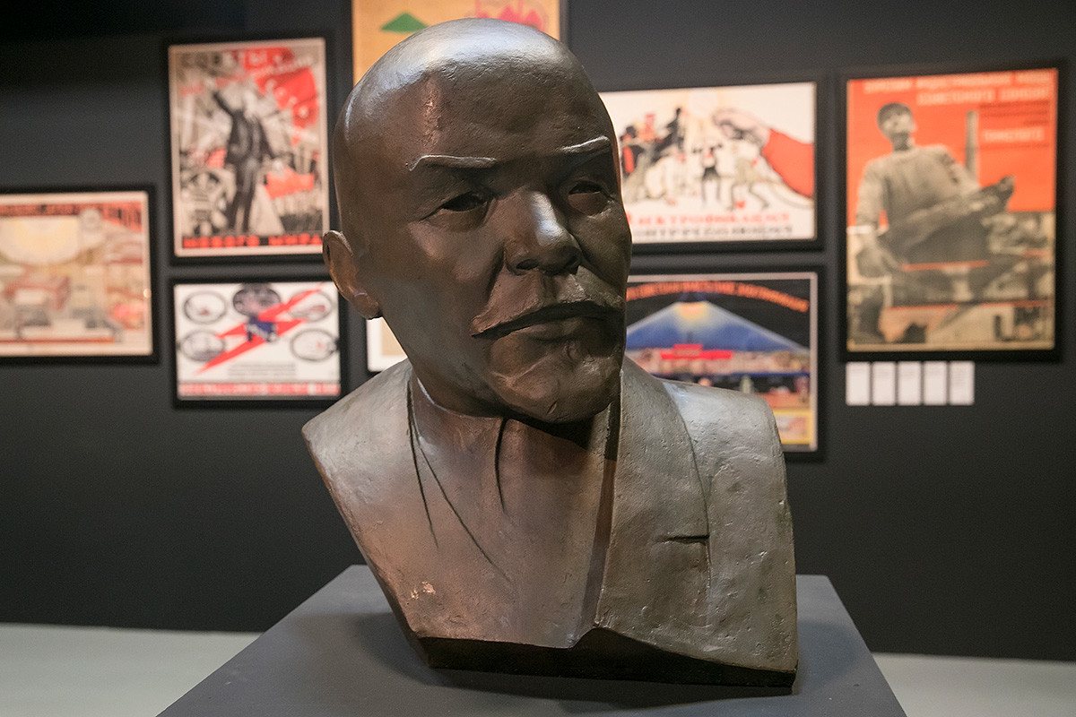 Buste de Vladimir Lénine par Natan Altman