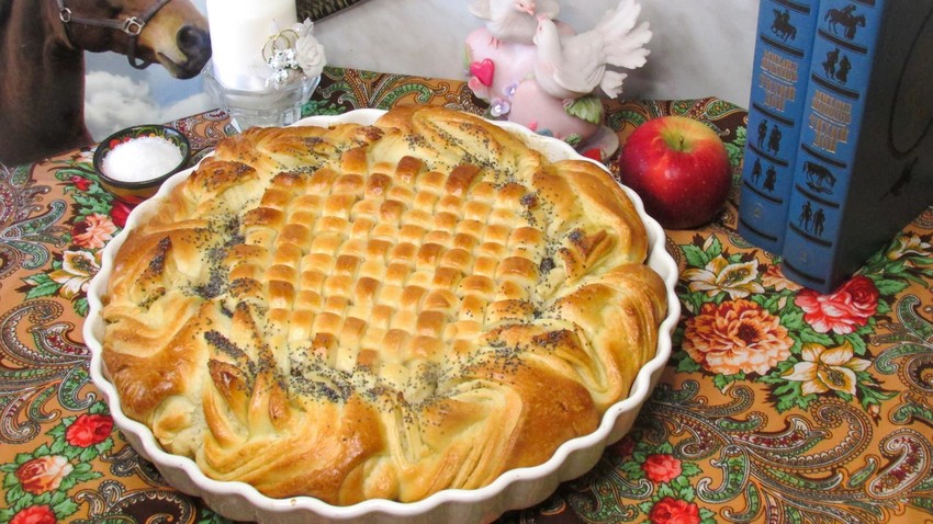 This Cossack wedding pie will bring much delight to any autumn meal. 