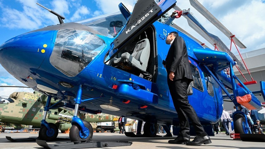 
Un helicóptero Кa-226Т en la exposición del foro Ármiya-2021

