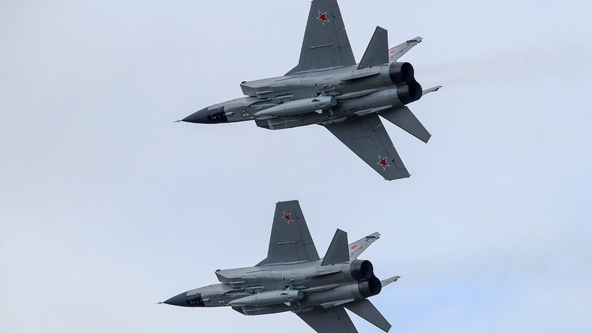 МиГ-31 наоружани ракетама Кинжал