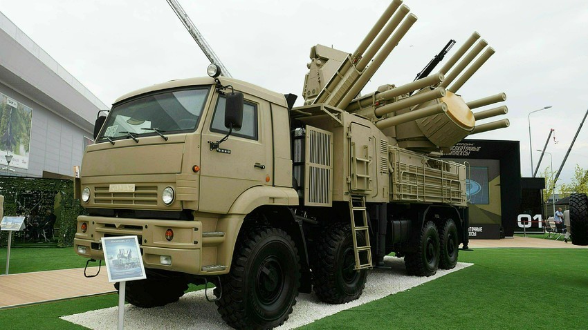 Ракетно-топовски ПВО-систем „Панцир-С1“.

