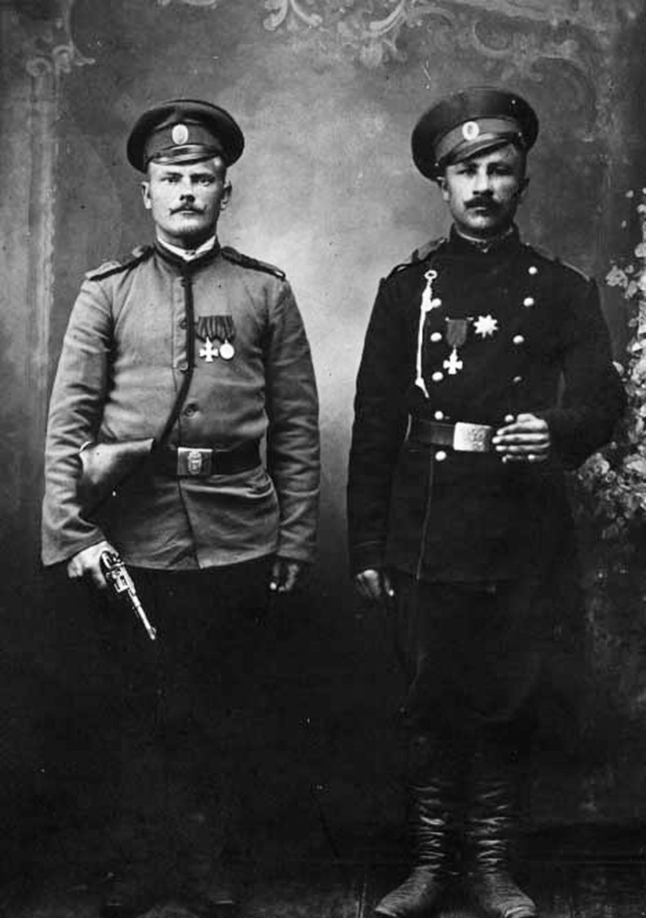 Носители на Георгиевски крст со „Наган“, 1915.

