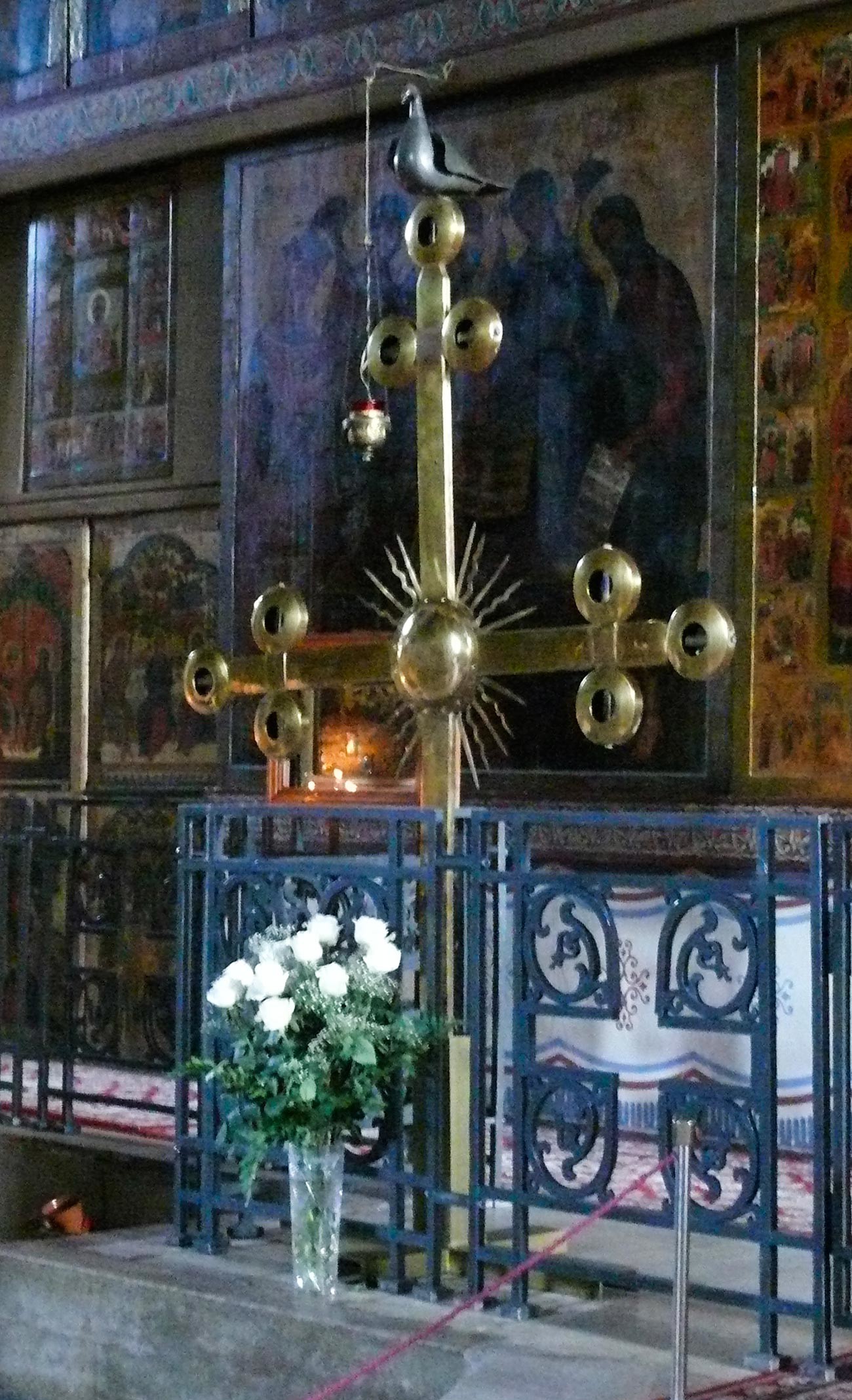 Kubah aslinya sekarang disimpan di dalam katedral.