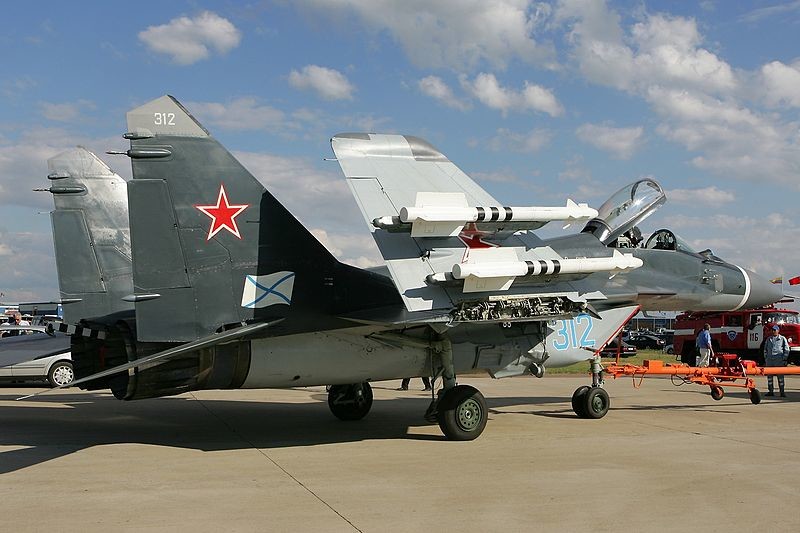 La versión de la Armada rusa de un Mikoyan-Gurevich MiG-29, el MiG-29K en el MAKS 2005