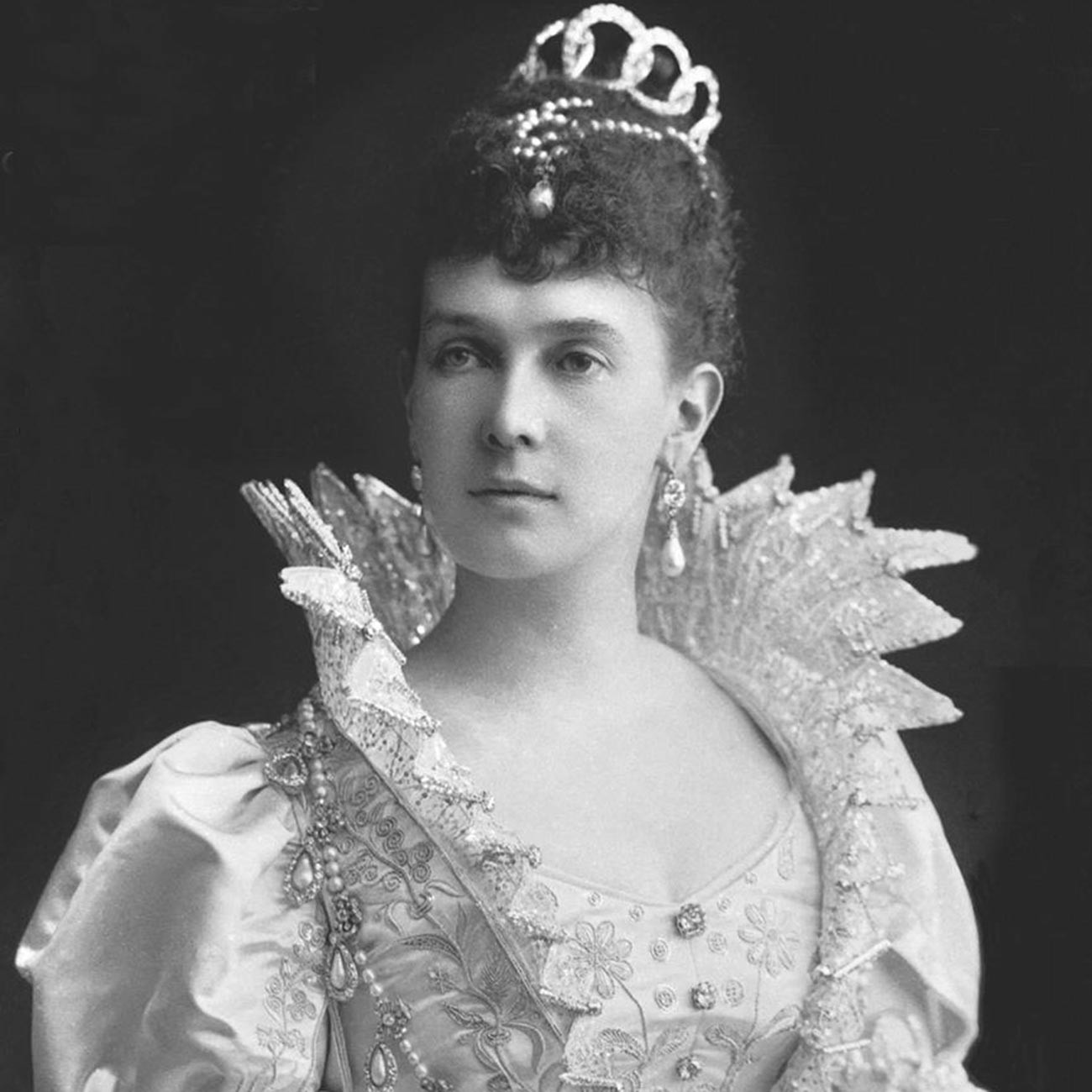 What happened to the magnificent Romanov palaces after the 1917 ...