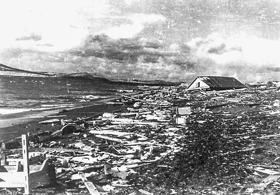 1952 Verheerender Tsunami auf der Insel Paramusсhir.