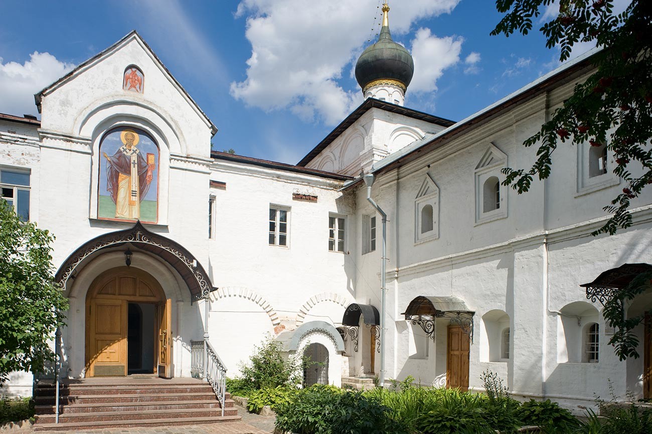 Novospassky Monastery. Church of St. Nicholas & east cloisters, southwest view. August 18, 2013