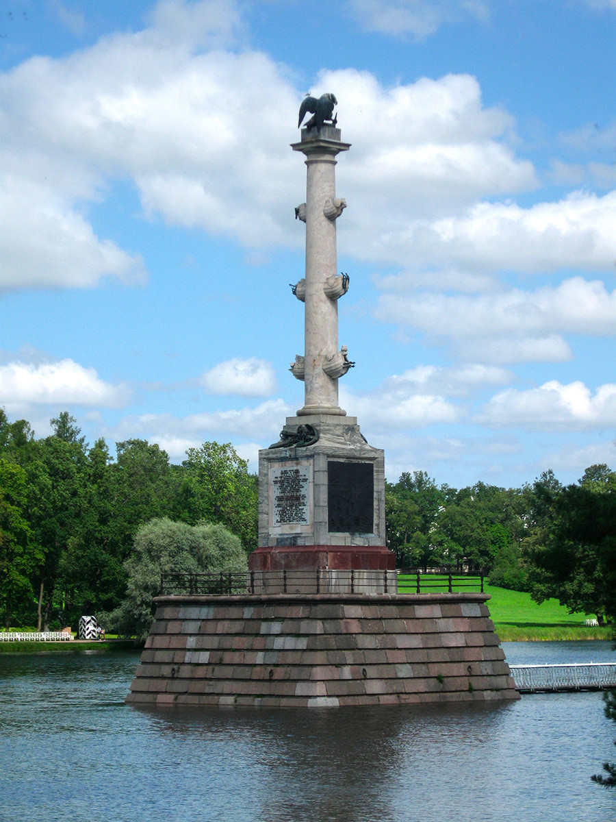 Coluna dedicada à Batalha de Chesma, em Tsarskóie Selô