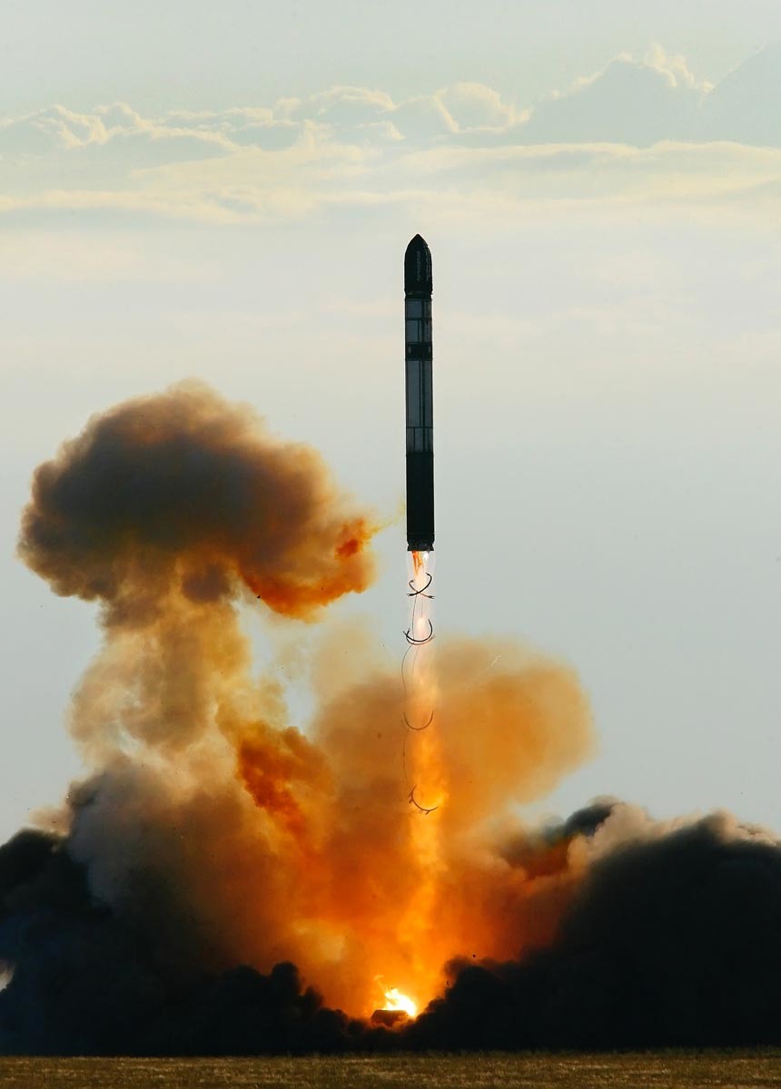 Запуск ракеты РС-20 (
