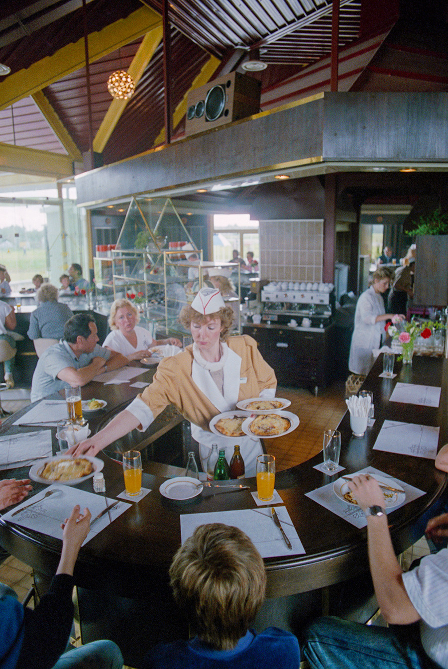 Pizzeria Adazi sur l'autoroute Riga-Tallinn, 1988